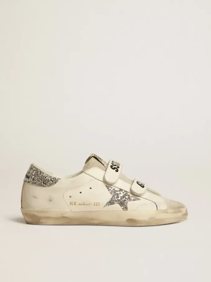 Old School för damer med silverglittrande stjärna och isgrå tunga i mocka Old School för damer med silverglittrande stjärna och isgrå tunga i mocka
