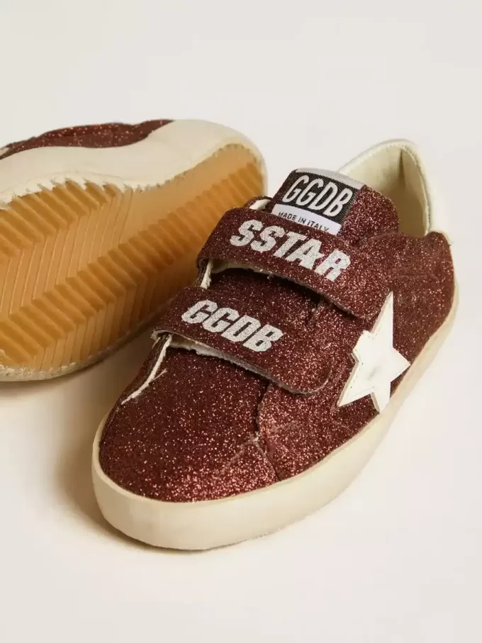 Old School Junior i burgundy glitter med läderstjärna och hälflik Old School Junior i burgundy glitter med läderstjärna och hälflik