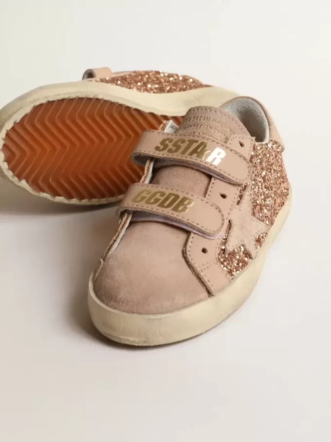 Old School Junior i persikorosa glitter med rosa mockastjärna