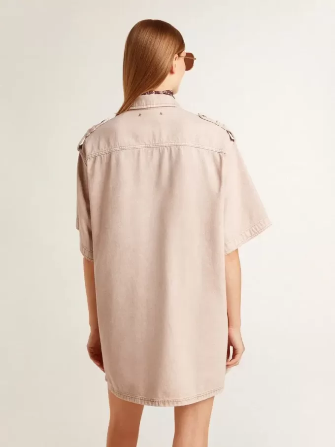 Oversized denimskjorta för damer i rosa färg Oversized denimskjorta för damer i rosa färg