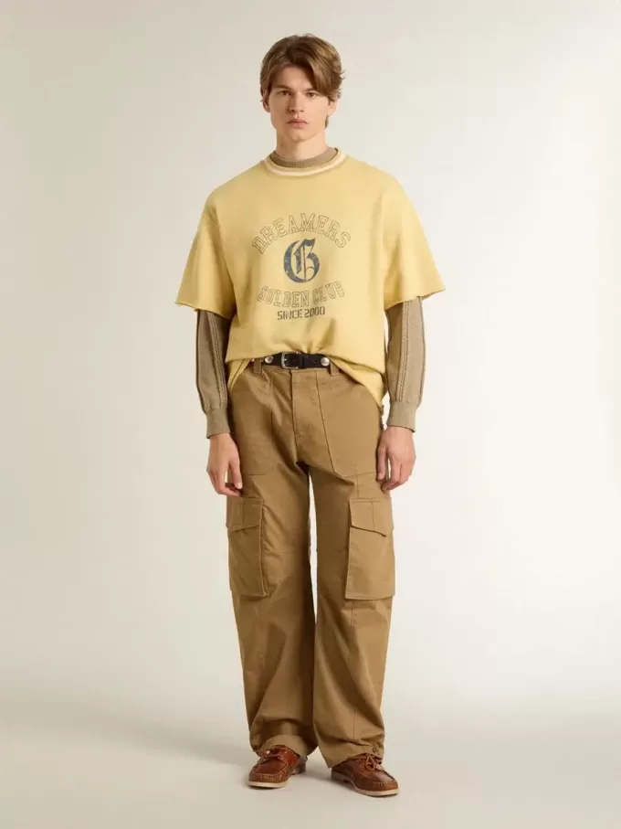 Oversized gul bomullst-shirt för herr med blå tryck