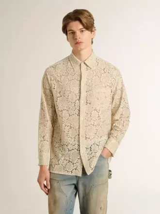 Oversized skjorta i krämfärgad genomskinlig spets