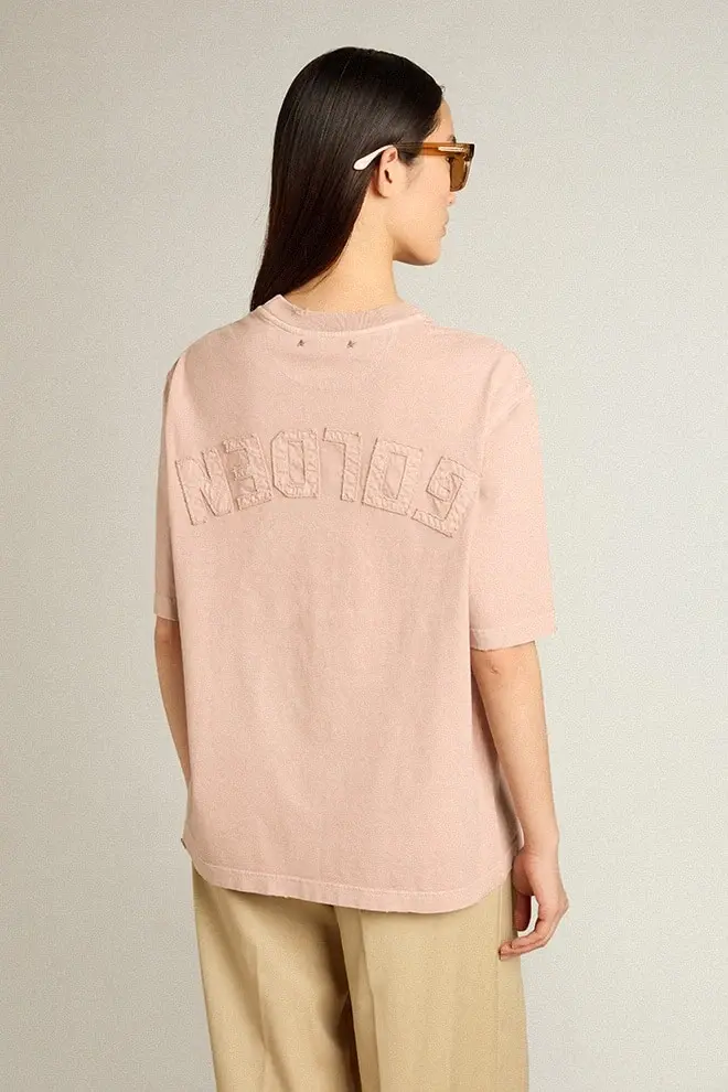 Puderrosa T-shirt med omvänd logotyp på baksidan – Jersey Capsule Puderrosa T-shirt med omvänd logotyp på baksidan – Jersey Capsule