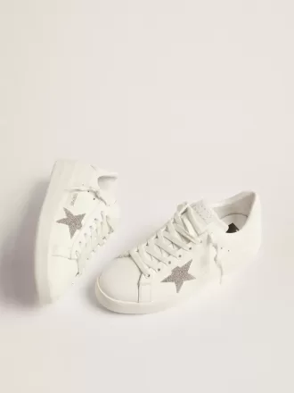 Purestar för damer i vitt läder med silverfärgad Swarovski-kristallstjärna
