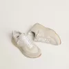 Running Sole för damer i canvas med beige stjärna och platinafärgad metallisk läderflik på hälen Running Sole för damer i canvas med beige stjärna och platinafärgad metallisk läderflik på hälen