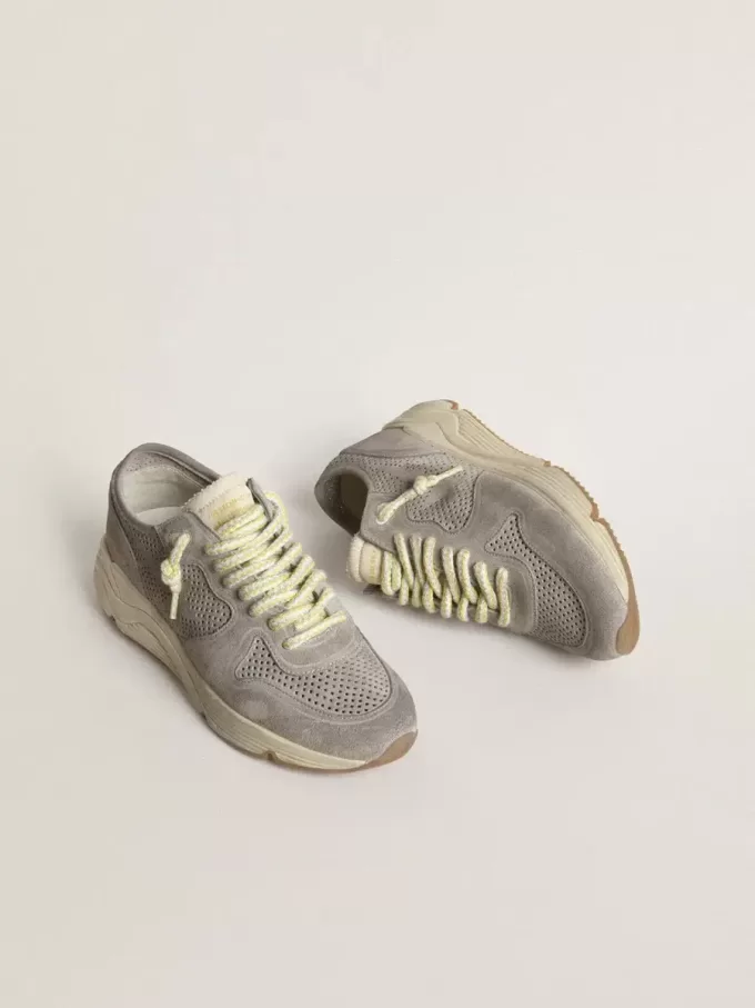 Running Sole för damer i grå mocka med grå mockastjärna och hälflik Running Sole för damer i grå mocka med grå mockastjärna och hälflik