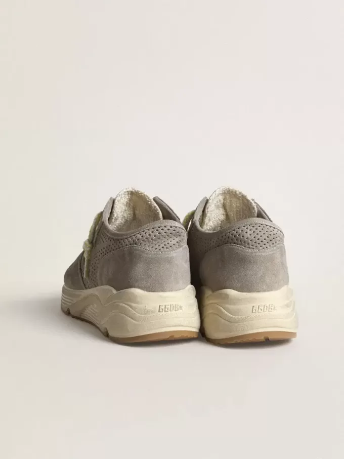 Running Sole för damer i grå mocka med grå mockastjärna och hälflik Running Sole för damer i grå mocka med grå mockastjärna och hälflik