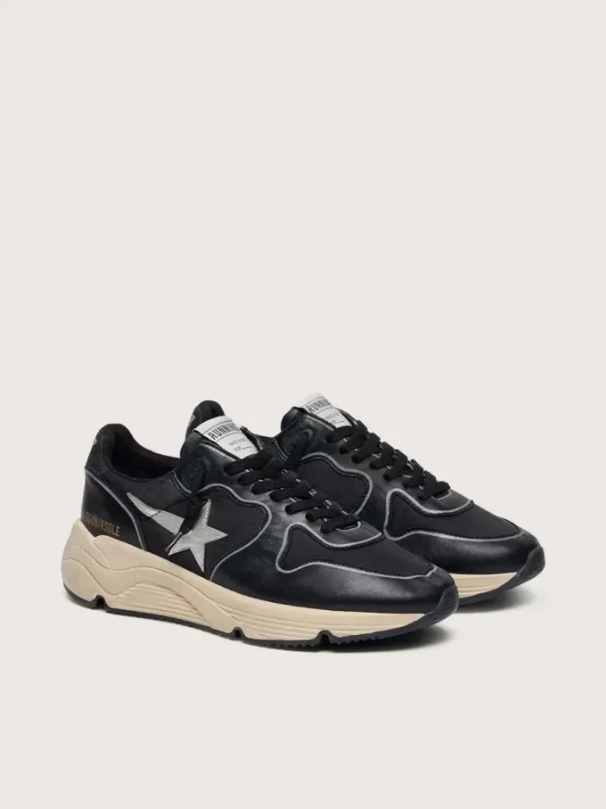Running Sole för damer i svart nappaläder och nylon med en silverfärgad läderstjärna