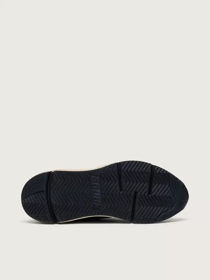 Running Sole för damer i svart nappaläder och nylon med en silverfärgad läderstjärna