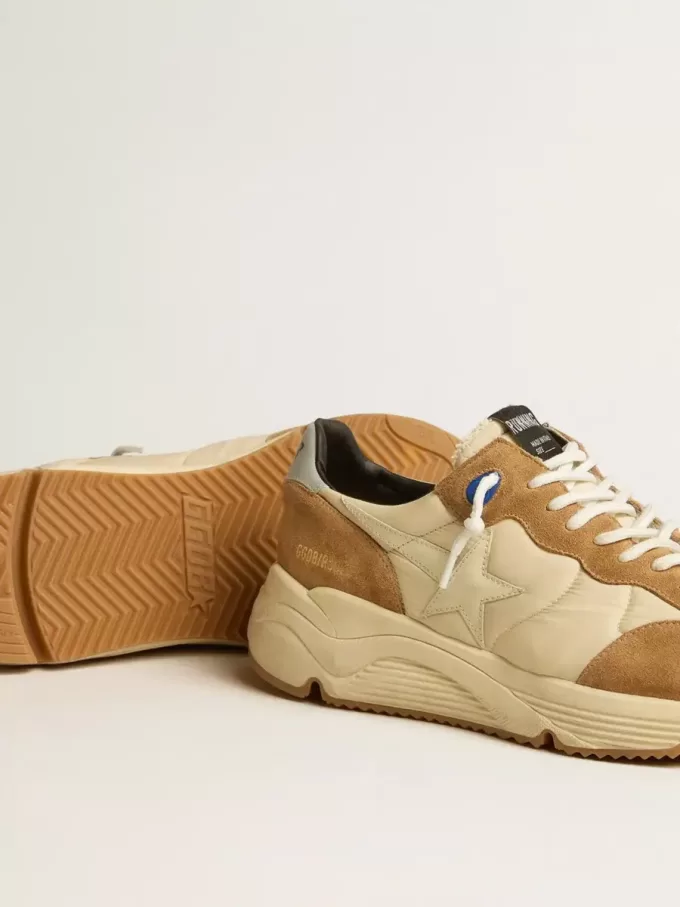 Running Sole för herr i elfenbensvit nylon och tobaksfärgad mocka