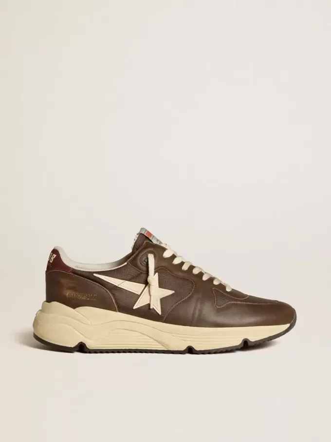 Running Sole i nylon och läder med TPU-stjärna och nubuck-hälflik Running Sole i nylon och läder med TPU-stjärna och nubuck-hälflik