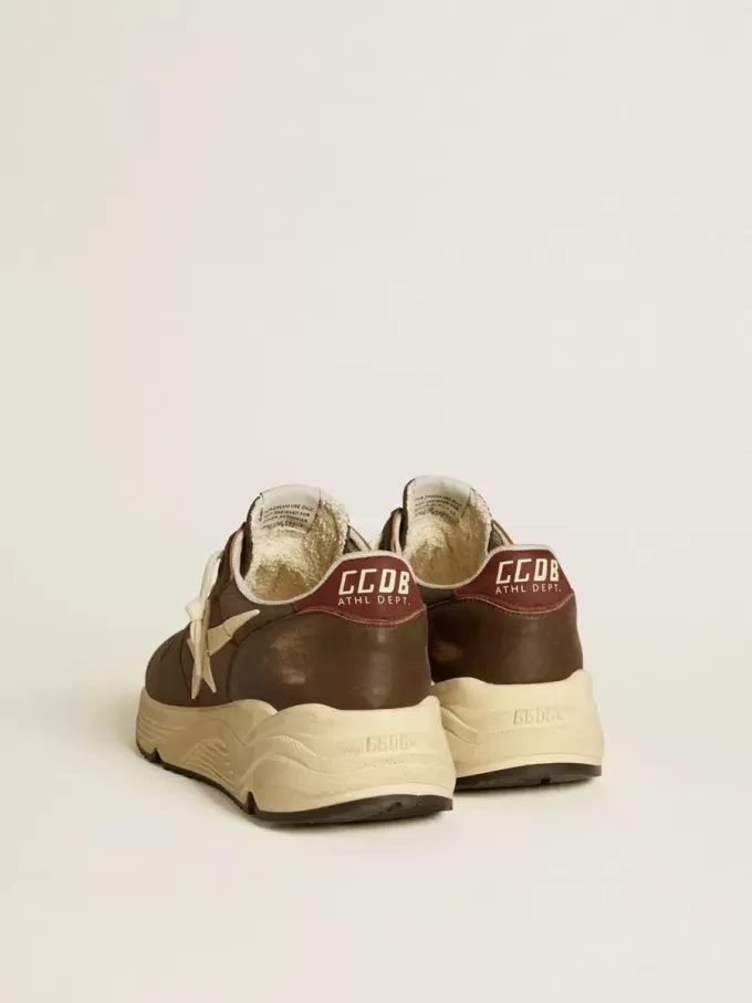 Running Sole i nylon och läder med TPU-stjärna och nubuck-hälflik Running Sole i nylon och läder med TPU-stjärna och nubuck-hälflik