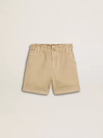 Sandfärgade shorts för flickor med broderad logotyp