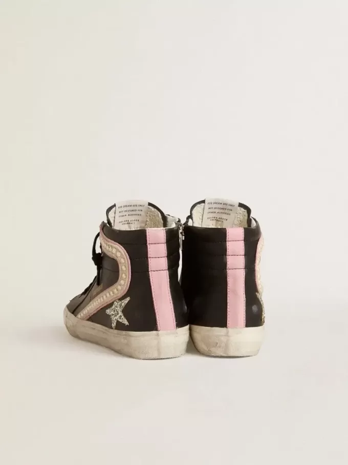 Slide LTD med platina glitterstjärna och mockadetaljer med pärlor