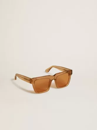 Solglasögon i Jamie-stil med fyrkantig form och honungsfärgad båge och glas Solglasögon i Jamie-stil med fyrkantig form och honungsfärgad båge och glas