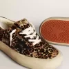 Space-Star för herr i leopardmönstrat ponnyläder med svart stjärna och klack Space-Star för herr i leopardmönstrat ponnyläder med svart stjärna och klack