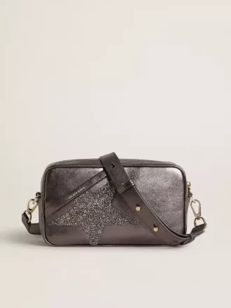 Star Bag i grått metallicläder med Swarovski-kristallstjärna