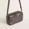 Star Bag i grått metallicläder med Swarovski-kristallstjärna Star Bag i grått metallicläder med Swarovski-kristallstjärna