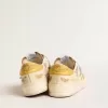 Stardan för herr i beige läder med honungsfärgad nubuckstjärna och hälflik Stardan för herr i beige läder med honungsfärgad nubuckstjärna och hälflik