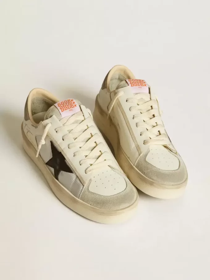 Stardan för herr i läder och nylon med svart läderstjärna och nubuckklackflik Stardan för herr i läder och nylon med svart läderstjärna och nubuckklackflik