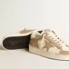 Stardan för herr i vitt och beige läder med beige stjärna och vit hälflik Stardan för herr i vitt och beige läder med beige stjärna och vit hälflik