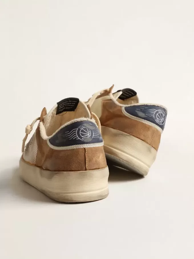 Stardan i beige nylon och mesh med insatser i tobaksfärgat mocka Stardan i beige nylon och mesh med insatser i tobaksfärgat mocka