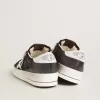 Stardan i svart nubuck och mesh med grå läderstjärna och hälflik Stardan i svart nubuck och mesh med grå läderstjärna och hälflik