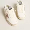 Stardan sneakers med rosa texturerad läderstjärna och hälflik Stardan sneakers med rosa texturerad läderstjärna och hälflik