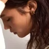 Studörhängen för damer i antikguldfärg Studörhängen för damer i antikguldfärg