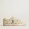 Super-Star för damer i beige mocka med pärlor och Swarovski-kristaller Super-Star för damer i beige mocka med pärlor och Swarovski-kristaller