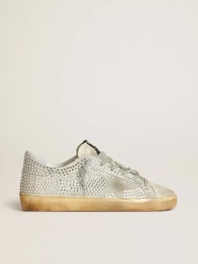 Super-Star för damer i åldrat vitt nubuck med Swarovski-kristaller Super-Star för damer i åldrat vitt nubuck med Swarovski-kristaller