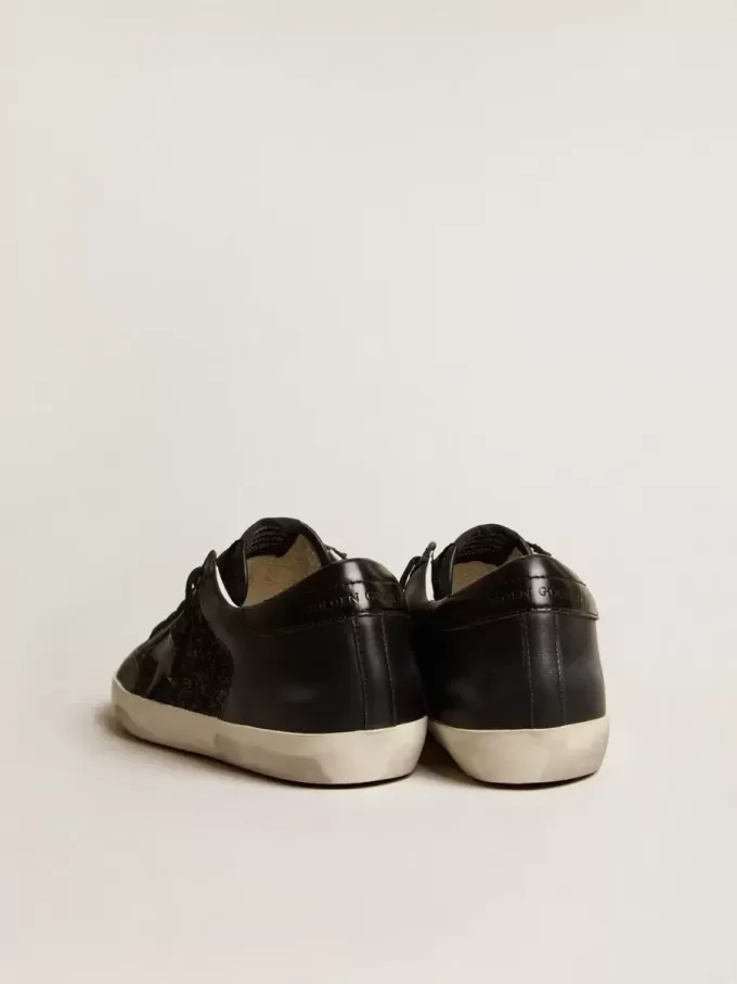 Super-Star för damer i svart nappa och glitter med glänsande svart läderstjärna Super-Star för damer i svart nappa och glitter med glänsande svart läderstjärna