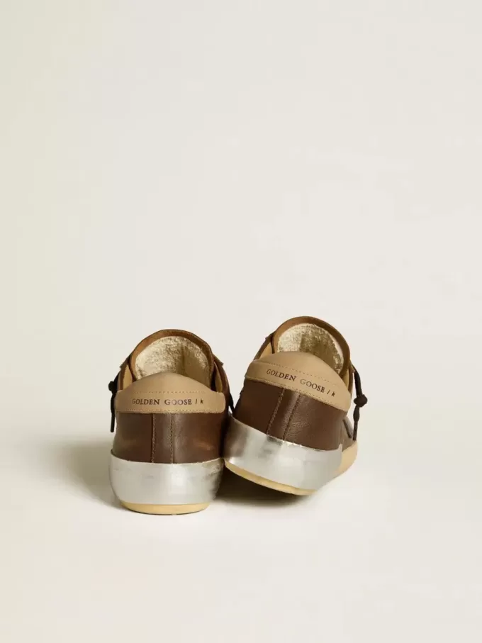 Super-Star för herr i läder med blå läderstjärna och beige nubuckklackflik Super-Star för herr i läder med blå läderstjärna och beige nubuckklackflik