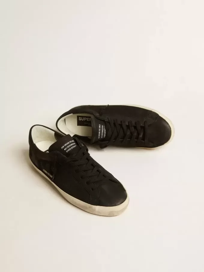 Super-Star för herr i svart nubuck med perforerad stjärna och svart nubuck-hälflik