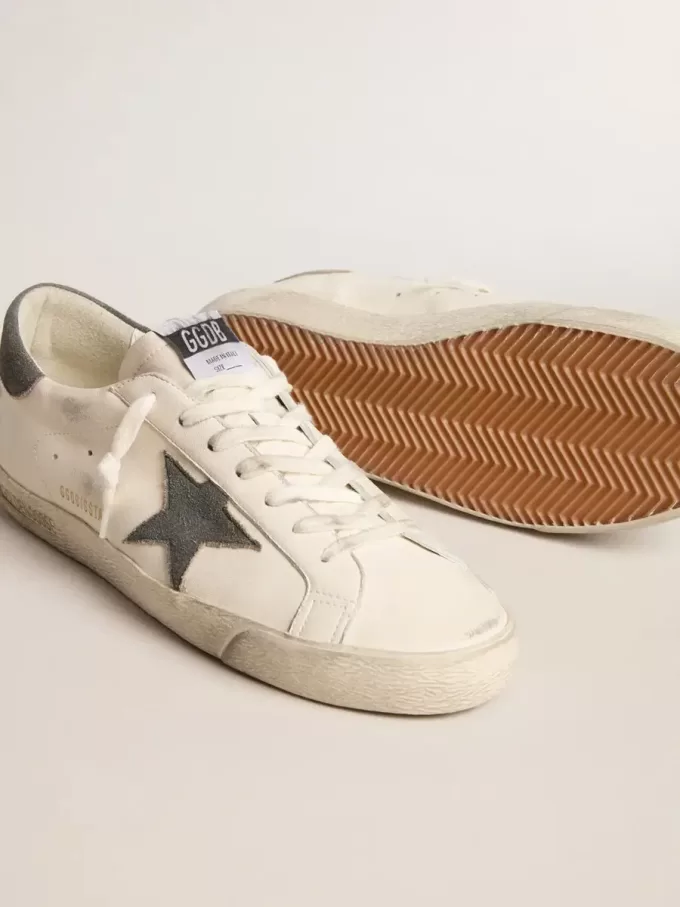 Super-Star i nappa med grå mockastjärna och hälflik