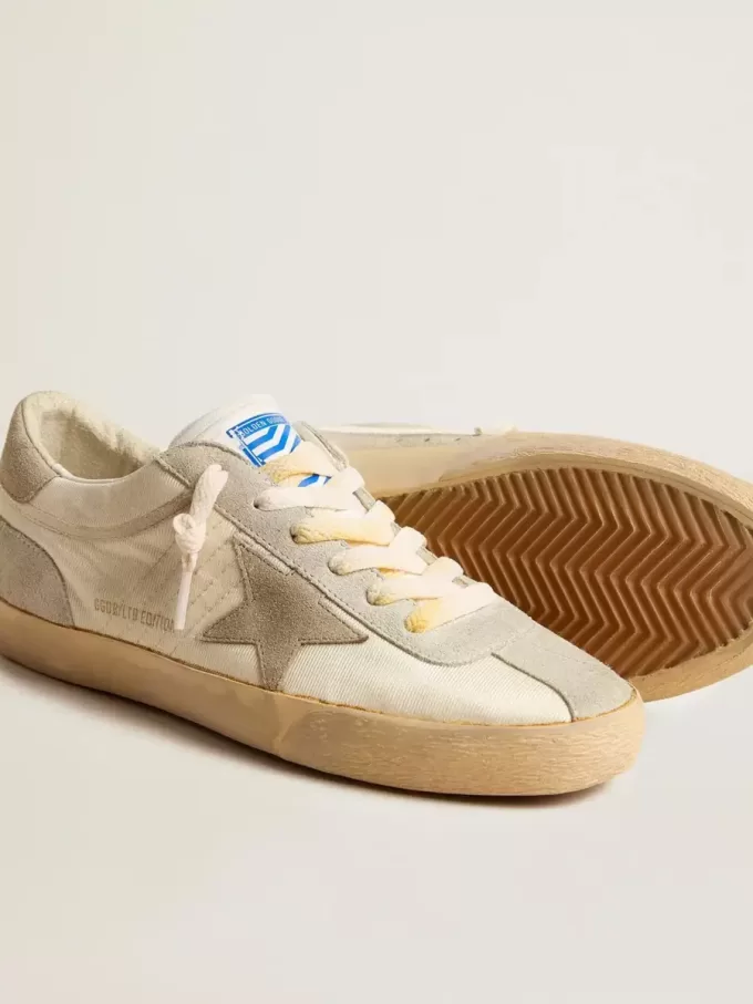 Super-Star LAB för herr i nylon med duvgrå stjärna och isgrå insatser i mocka Super-Star LAB för herr i nylon med duvgrå stjärna och isgrå insatser i mocka