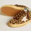 Super-Star LTD för damer i leopardmönstrat ponnyläder med läderstjärna och hälflik Super-Star LTD för damer i leopardmönstrat ponnyläder med läderstjärna och hälflik