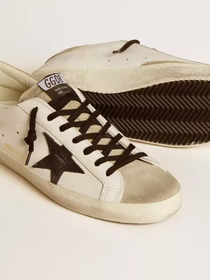 Super-Star LTD för herr med svart stjärna i krokodilmönstrat läder och insatser i mocka Super-Star LTD för herr med svart stjärna i krokodilmönstrat läder och insatser i mocka