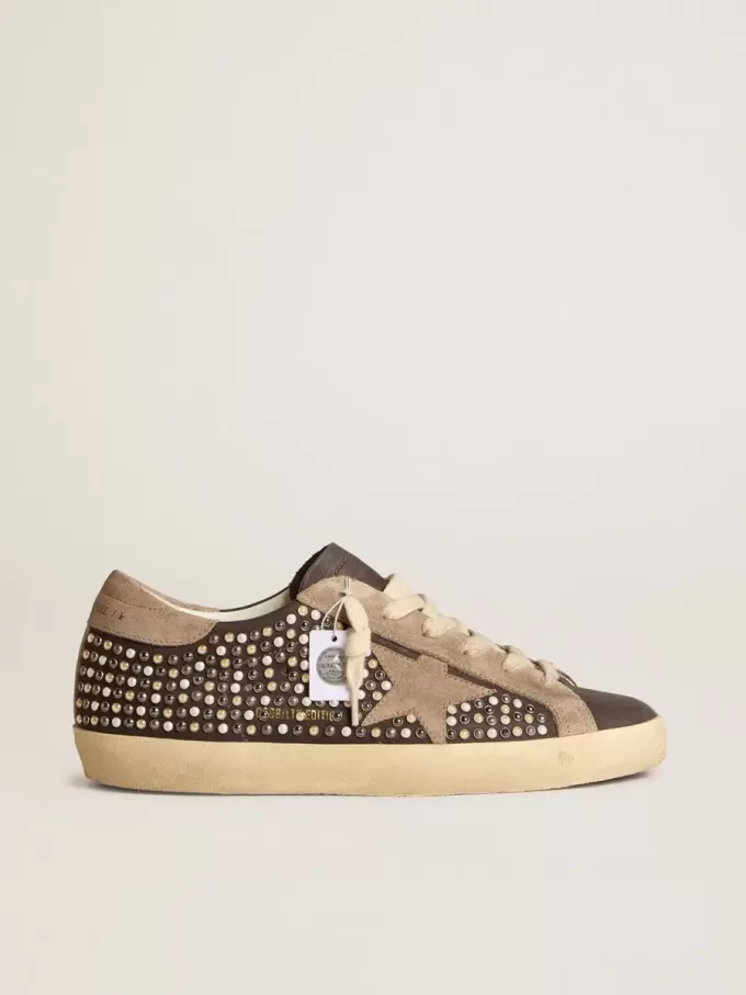 Super-Star LTD i grå nubuck med Swarovski-pärlor och stjärna i mocka Super-Star LTD i grå nubuck med Swarovski-pärlor och stjärna i mocka