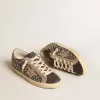 Super-Star LTD i grå nubuck med Swarovski-pärlor och stjärna i mocka Super-Star LTD i grå nubuck med Swarovski-pärlor och stjärna i mocka