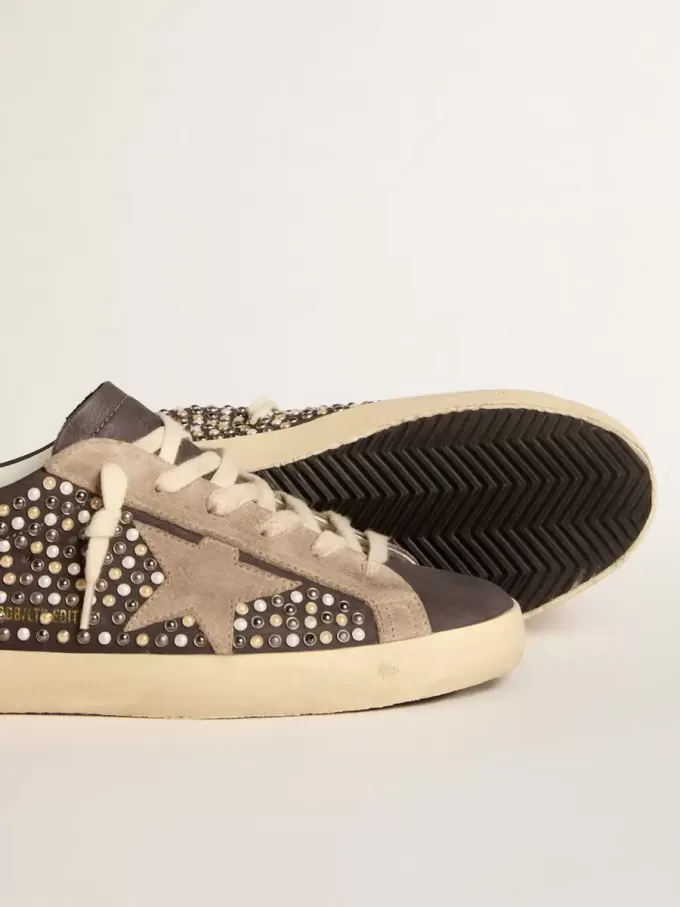 Super-Star LTD i grå nubuck med Swarovski-pärlor och stjärna i mocka Super-Star LTD i grå nubuck med Swarovski-pärlor och stjärna i mocka