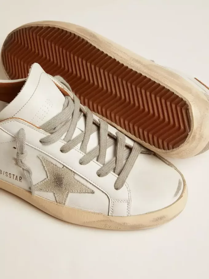 Super-Star-sneakers för damer med stjärna i mocka och brun hälflik Super-Star-sneakers för damer med stjärna i mocka och brun hälflik