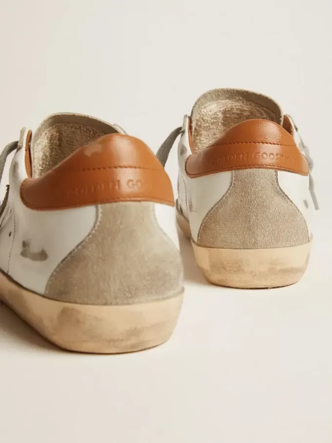 Super-Star-sneakers för damer med stjärna i mocka och brun hälflik Super-Star-sneakers för damer med stjärna i mocka och brun hälflik