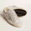 Super-Star sneakers i gråvitt glitterläder med läderstjärna Super-Star sneakers i gråvitt glitterläder med läderstjärna