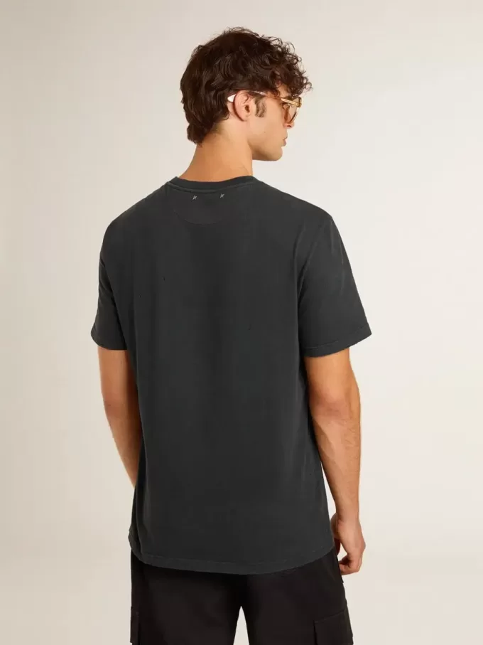 Svart bomullst-shirt för herr med tryck på framsidan