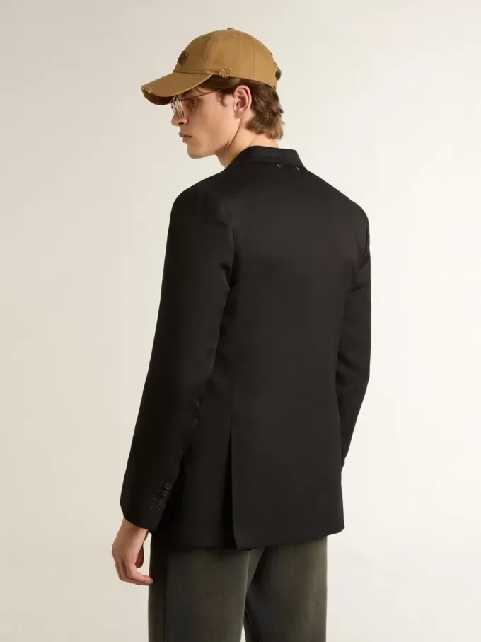Svart dubbelknäppt blazer för herr med knappstängning Svart dubbelknäppt blazer för herr med knappstängning