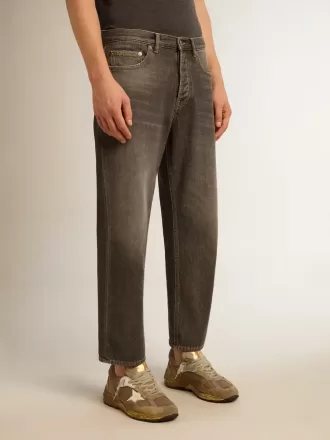 Svart jeans för herr med stonewashed-effekt