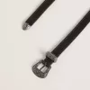Svart läderbälte med silverfärgat spänne
