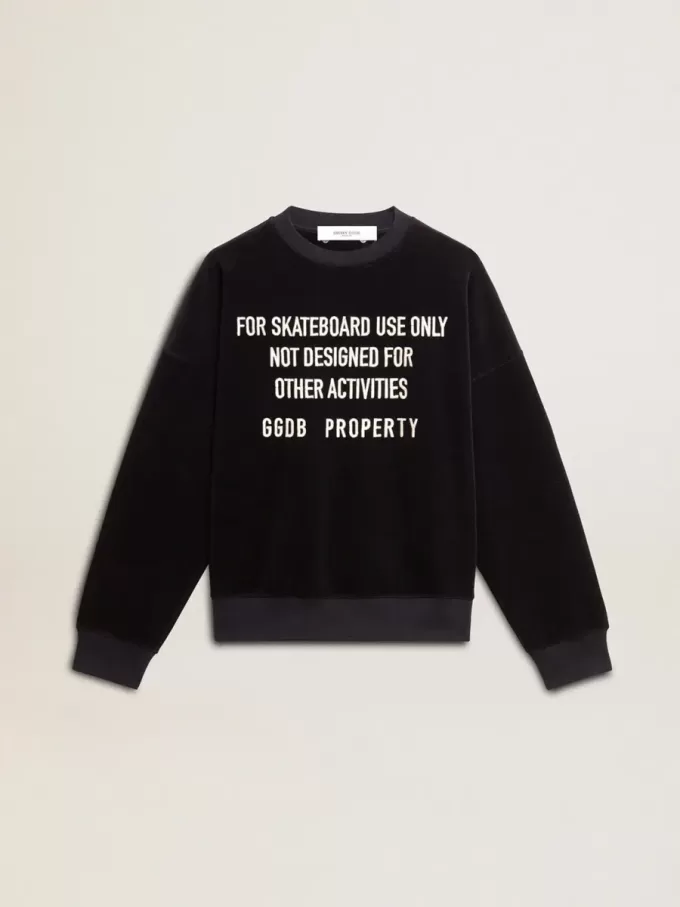 Svart sweatshirt med rund hals och broderad text Svart sweatshirt med rund hals och broderad text