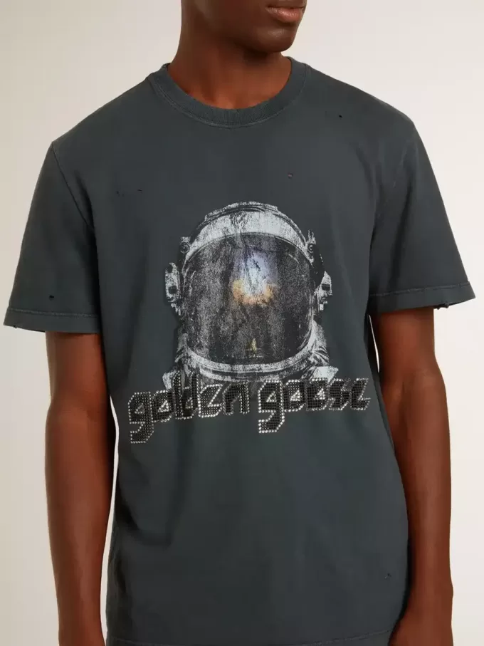 Svart T-shirt med flerfärgat tryck Svart T-shirt med flerfärgat tryck